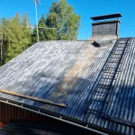 aaltopeltikatto ennen maalausta